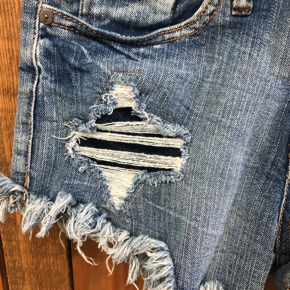 Mossimo size 2 high rise stretch jean shorts - Picture 7 of 10